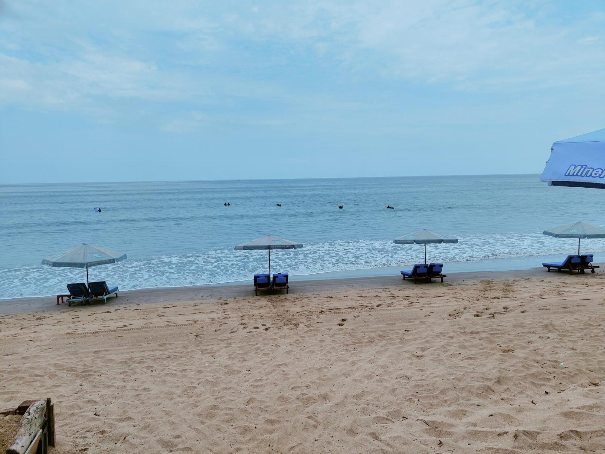 Berlian Inn Kuta Beach Exterior photo